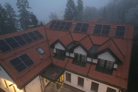 Sončna elektrarna na objektu POŠ Kozjak